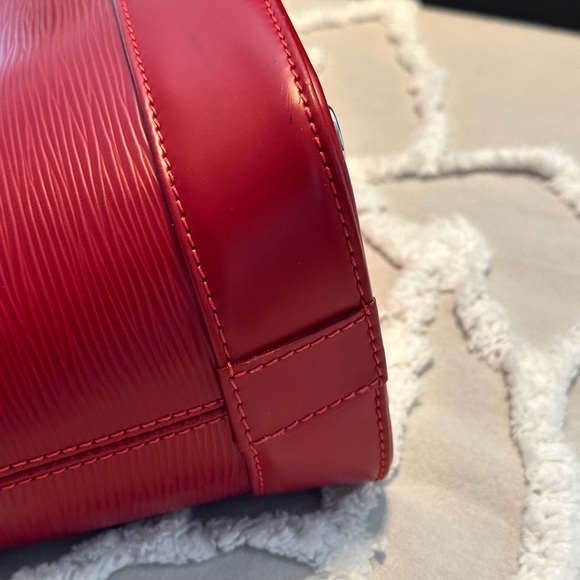 Authentic LV Louis Vuitton Carmine Red Epi Leather Mirabeau PM Handbag Purse EUC - Picture 6 of 10